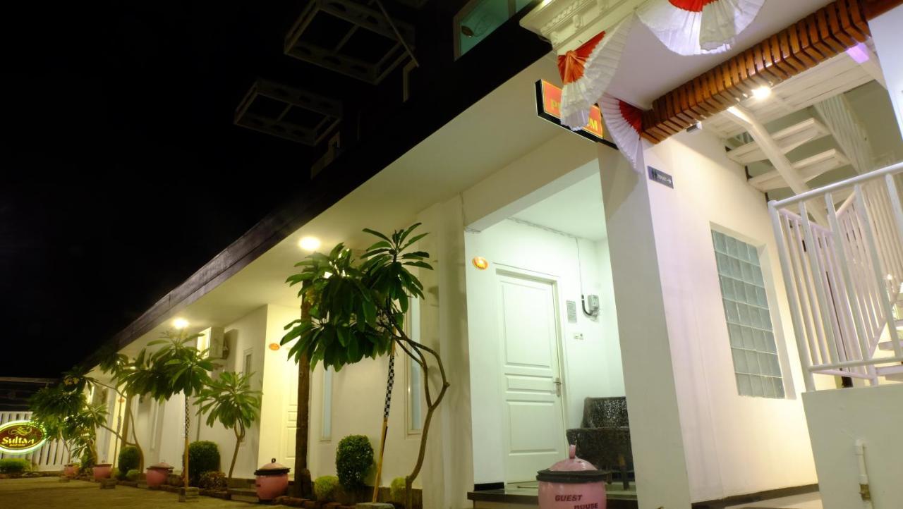 Sultan Guesthouse Tulungagung Zewnętrze zdjęcie