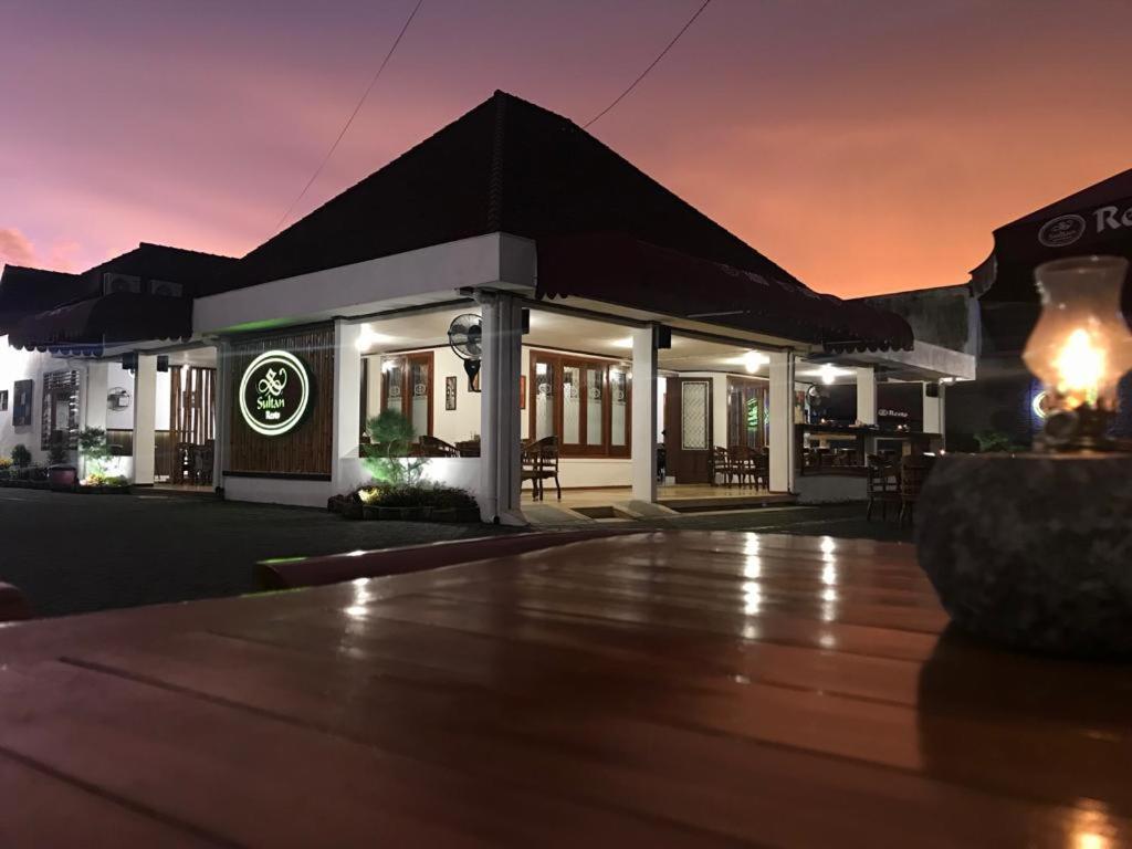 Sultan Guesthouse Tulungagung Zewnętrze zdjęcie